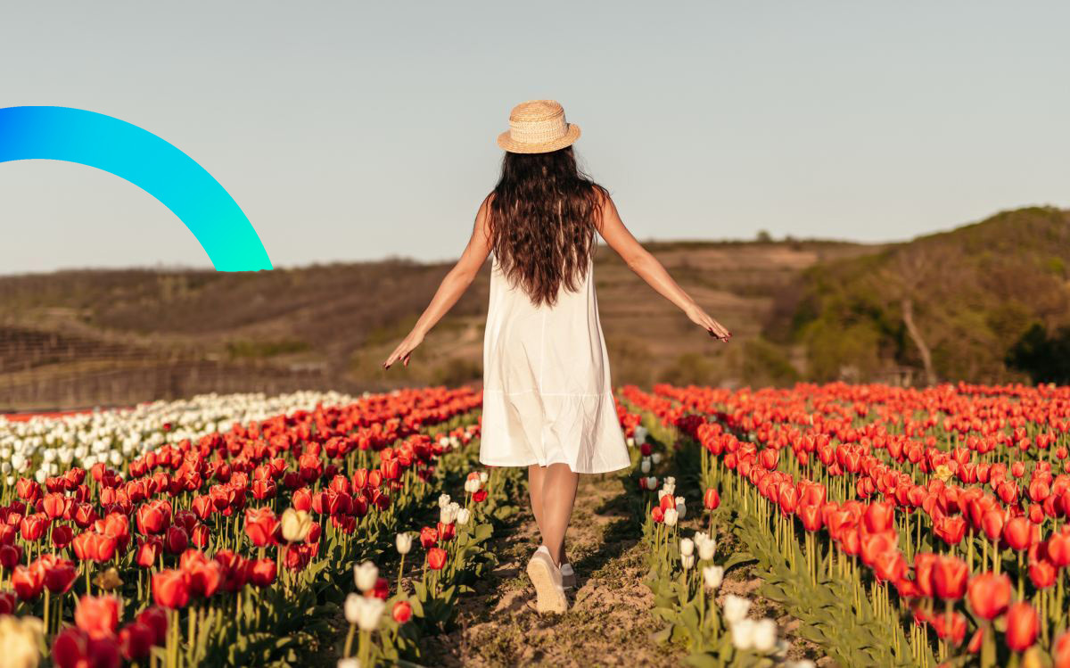 A woman in the tulip fields © iStock