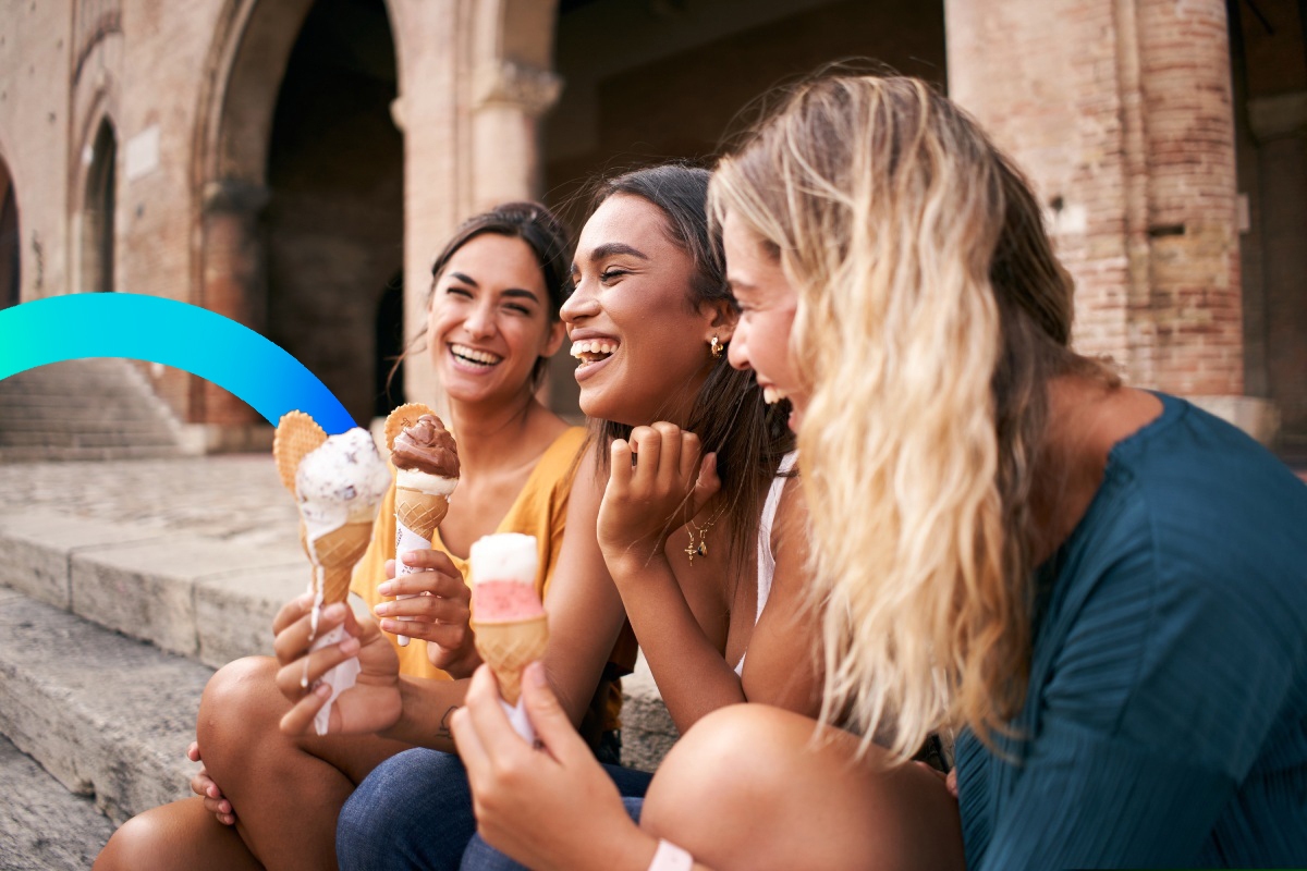 Women enjoying Italian gelato © shutterstock